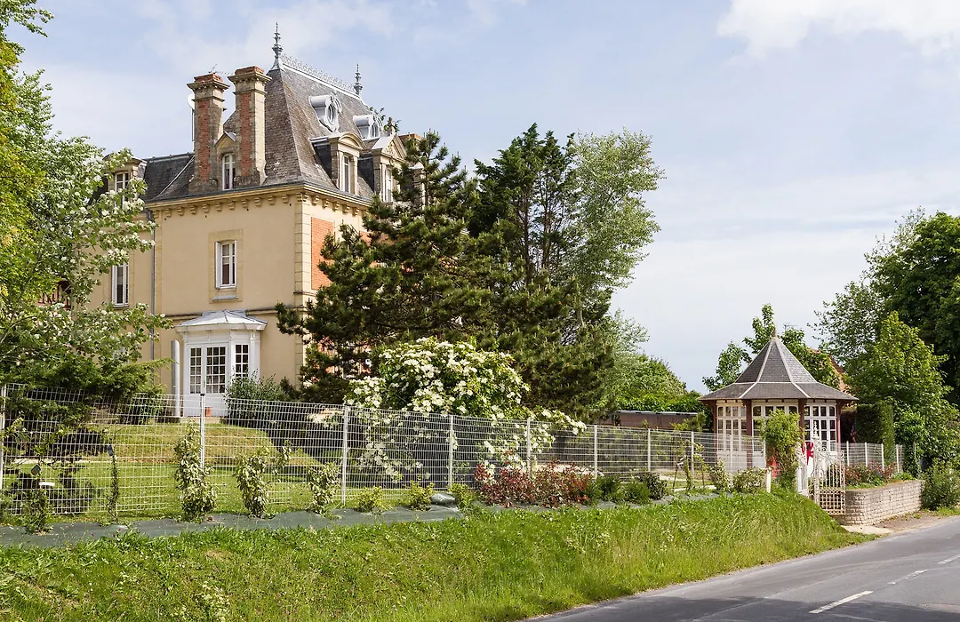 Les Villas D'Arromanches, Teritoria-1